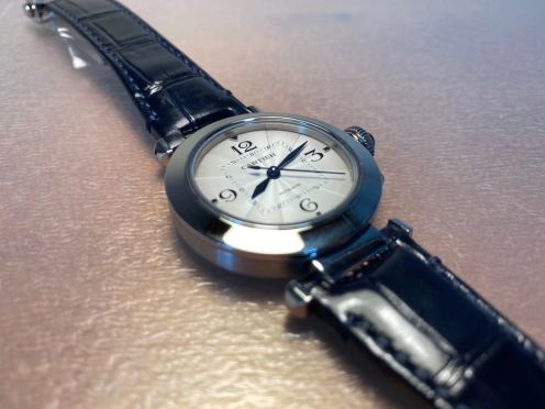 カルティエ腕時計激安通販人気物ビジネスファッションプレゼントベルトブラックホワイト