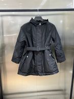 赤字超特価安いバーバリー素材コピーダウン ベルト付きジャケット2色ブラック