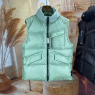 2023秋冬新品ストーンアイランドダウンジャケットスーパーコピー 激安 軽く暖かい 3色 グリーン