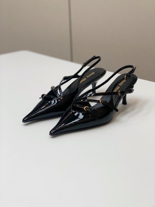 ミュウミュウ 靴 サイズ激安通販 レディースシューズ 見た目いい 快適 3色 ブラック