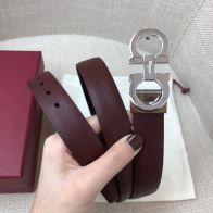 フェラガモFERRAGAMOスーパーコピーベルトブラックレザー穴サイズ調整可能ファッション