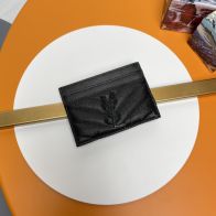 イヴサンローランカバン偽物 柔らかい カードケース ブラックロゴ レザー財布 ブラック