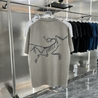 アークテリクス偽物コピー半袖Tシャツコットングレー厚いカッコイイ高級ダメージレディースメンズ