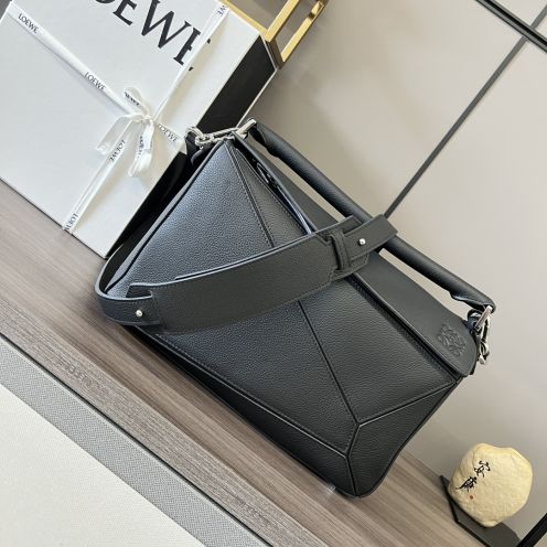 ロエベバックコピー 牛革 LOEWE Puzzle エンボス加工