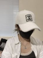 CHANEL2023新作 シャネル 偽サイトスーパーコピー レディース キャップ 帽子 レザー ファッション ホワイト