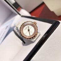 CHANEL腕時計シャネルコピー 優雅 レディース専用 薄いワッチ プレゼント ダイヤモンド 丸形 ホワイト ゴールド