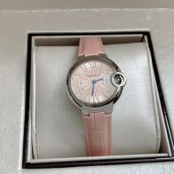CARTIERカルティエ 腕時計 偽物 見分け方 フランス 薄いワッチ レザー 丸い形 ピンク