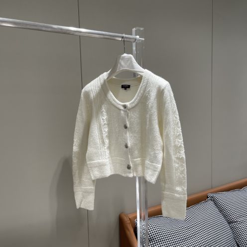 CHANELシャネルのコートスーパーコピー 23年秋冬服 柔らかい 暖かい 長袖 短いセーター ホワイト