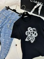 CHANELシャネルと似たマーク激安通販 トップス 柔らかい Ｔシャツ 立体的サザンカ刺繍 短袖 ブラック