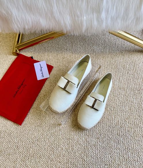 FERRAGAMOローファー サイズ感激安通販 春夏シューズ ファッション 日常 レインブーツ ホワイト