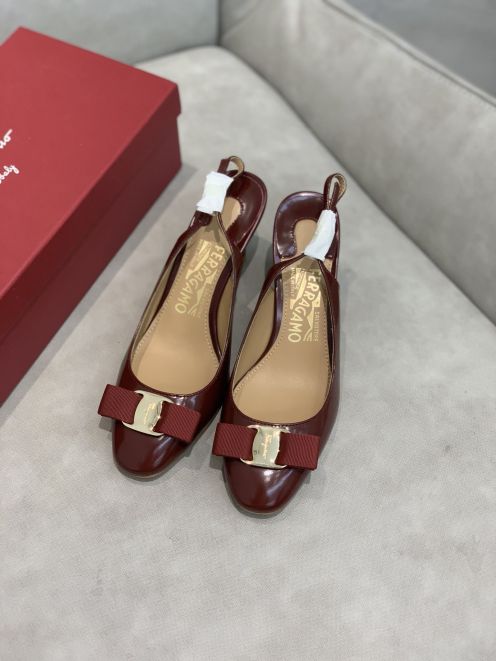 FERRAGAMOアウトレット専用商品 ハイブランドスーパーコピー 春夏シューズ レディース 高さ7㎝ レッド