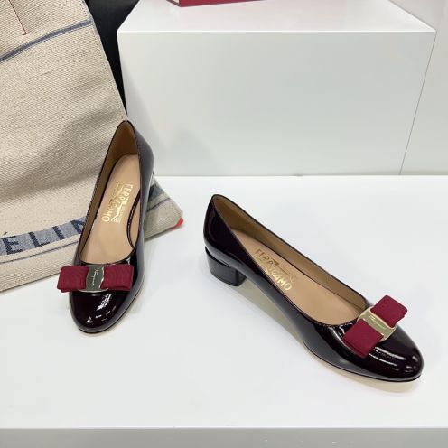 FERRAGAMOアウトレット価格ｎ級品 レディース シングルシューズ  リボンが飾りブラック