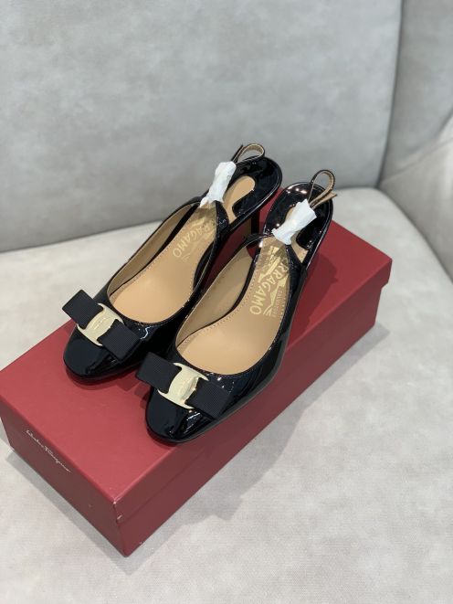 FERRAGAMO専用商品 見分け方偽物 春夏シューズ レディース 高さ7㎝ ブラック