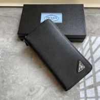 プラダ プラスチックチェーンバッグ偽物 持ちバッグ メンズ 新品 財布 シンプル ブラック