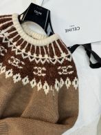 有名人の愛用品セリーヌ スポーツウェア偽物 フラワーモチーフのセーター