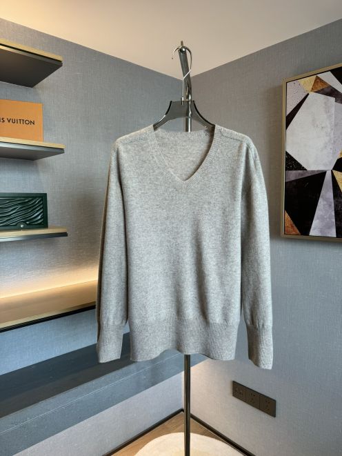 fendi ティー シャツｎ級品 柔らかくて暖かい  トップス シャツ メンズ ウール V形 2色可選 グレイ