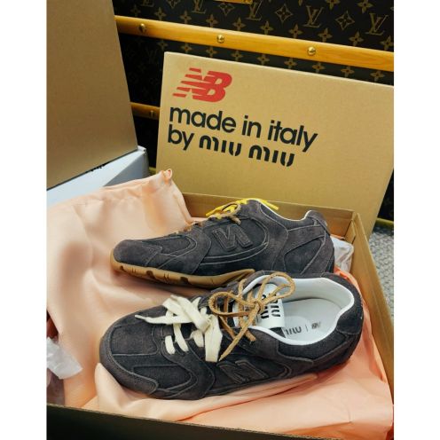 [ウーマン」レディース miumiu スニーカー激安通販 復古 レザー 軽く スポーツシューズ 人気品 靴 男女兼用 ブラック