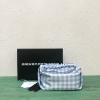 有名人の愛用品アレキサンダーワング セールバッグ 偽物 Scrunchie Bagシリーズ