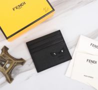 新作入荷 格安フェンディ カードケース レディーススーパーコピー高級感 短い 財布型 クラシックな要素  