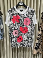 おすすめ！個性的シャネルｔシャツコピー黒赤白の配色  花柄  クラシック