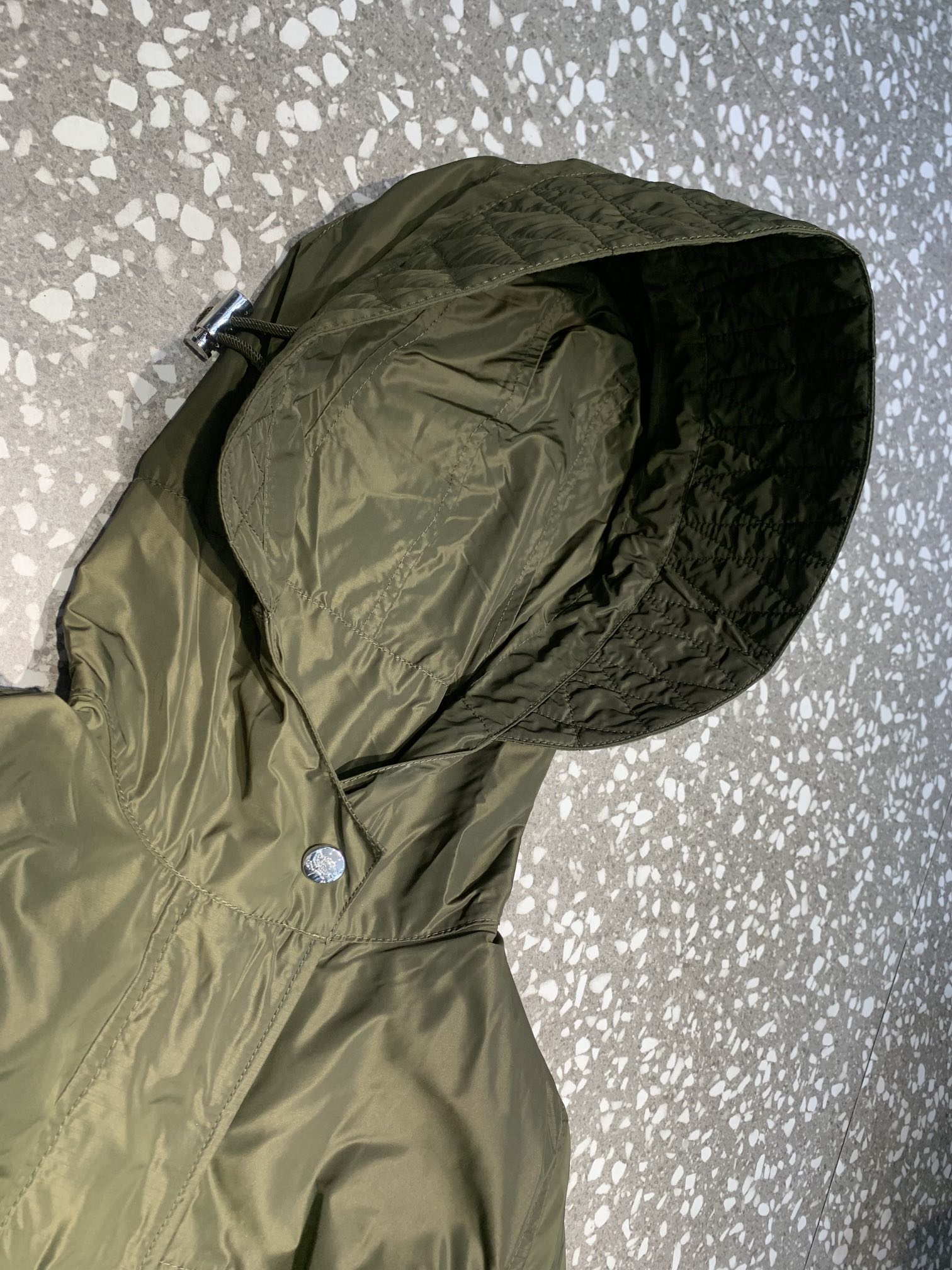 赤字超特価安いバーバリー素材スーパーコピーダウン ベルト付きジャケット2色グリーン_4