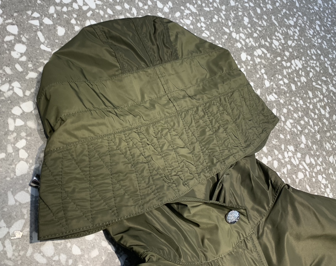 赤字超特価安いバーバリー素材スーパーコピーダウン ベルト付きジャケット2色グリーン_9