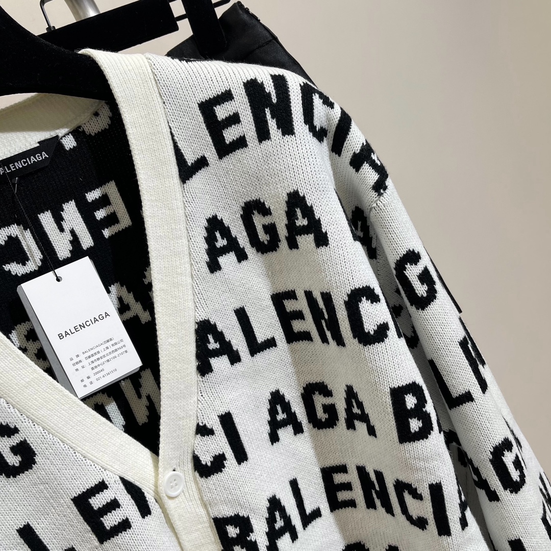 バレンシアガに似たブランド偽物 セーター ｖ形 ゆったり リラックス感_3
