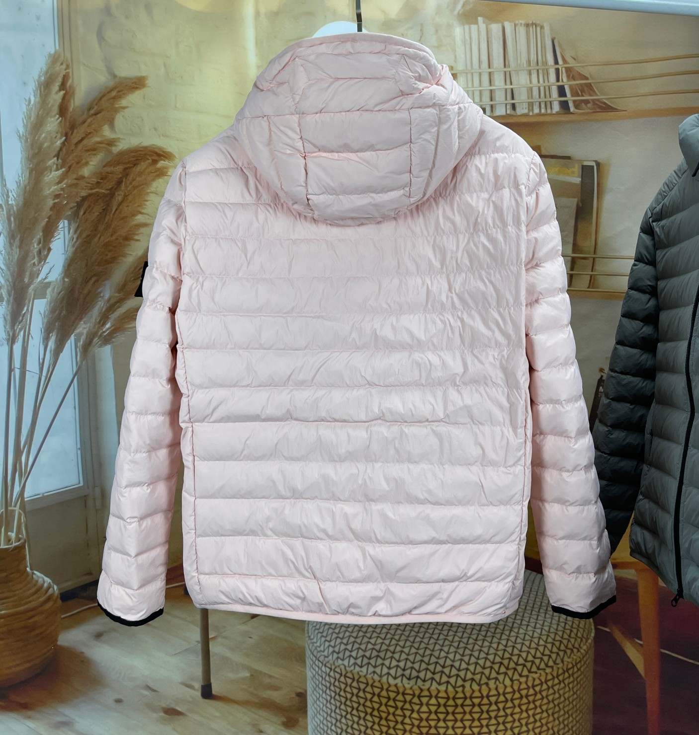 ストーンアイランドダウンジャケット偽物 軽くて暖かく快適で上品 23年最新　4色 ピンク_4