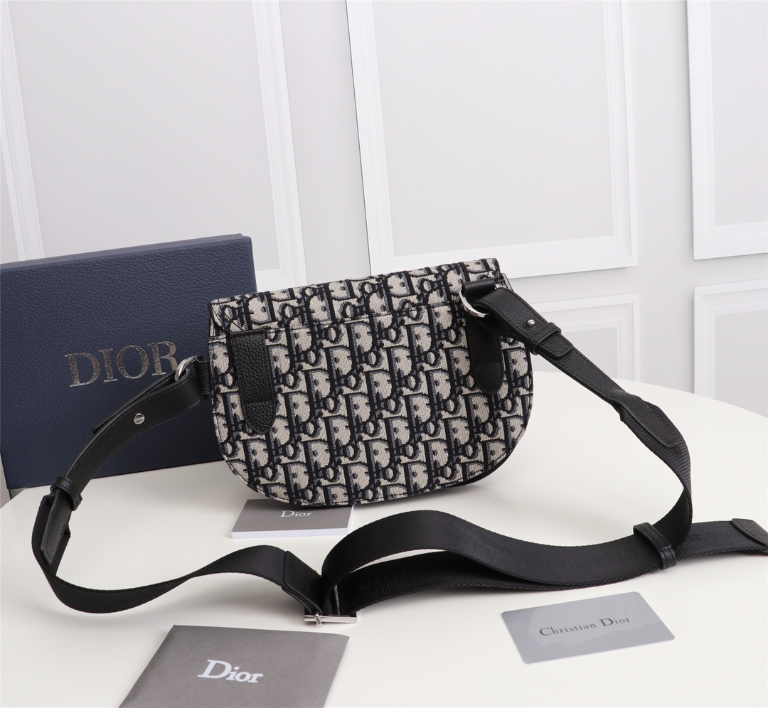 dior 3万以下激安通販メンズバッグ レザー ブラック斜め掛けバッグ_3