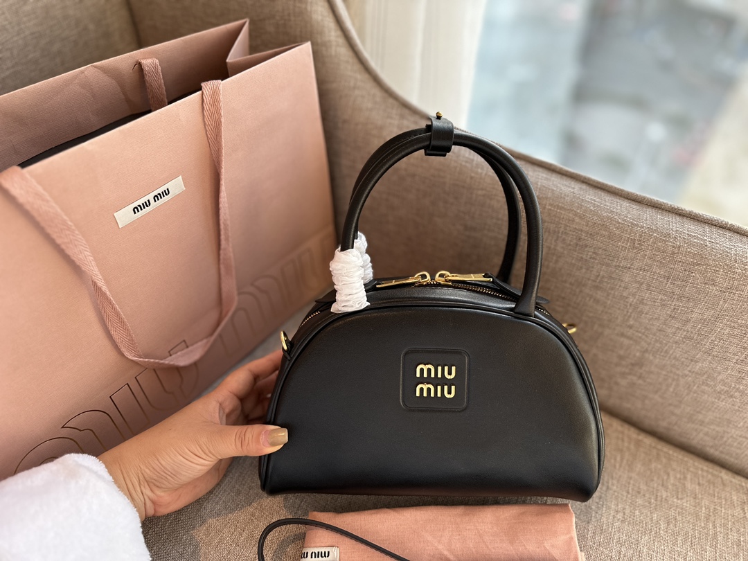 新商品! miumiu バッグ スーパーコピー ブラック 24*15cm_3