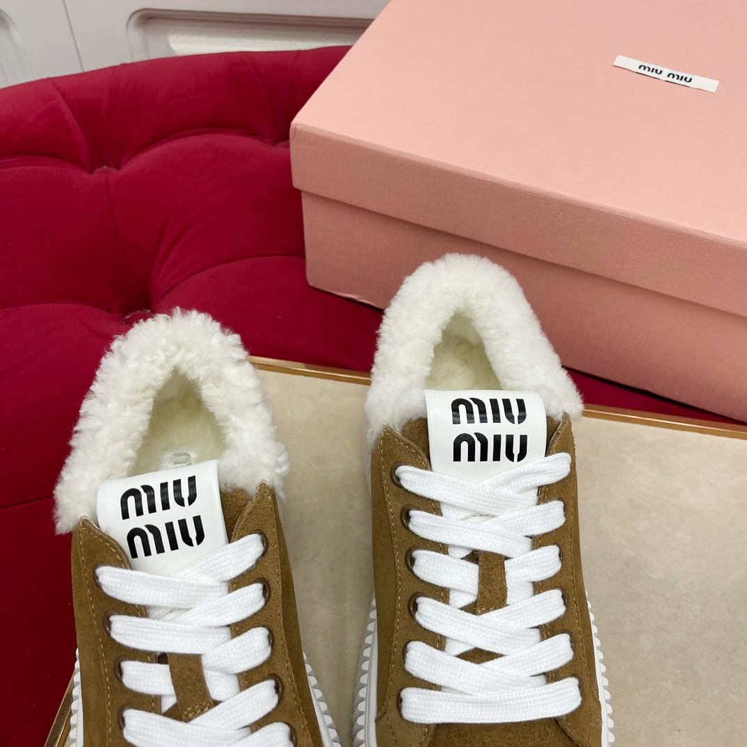 ミュウミュウmiumiu偽物コピーシューズカーキレザー軽量人気ブランド_2