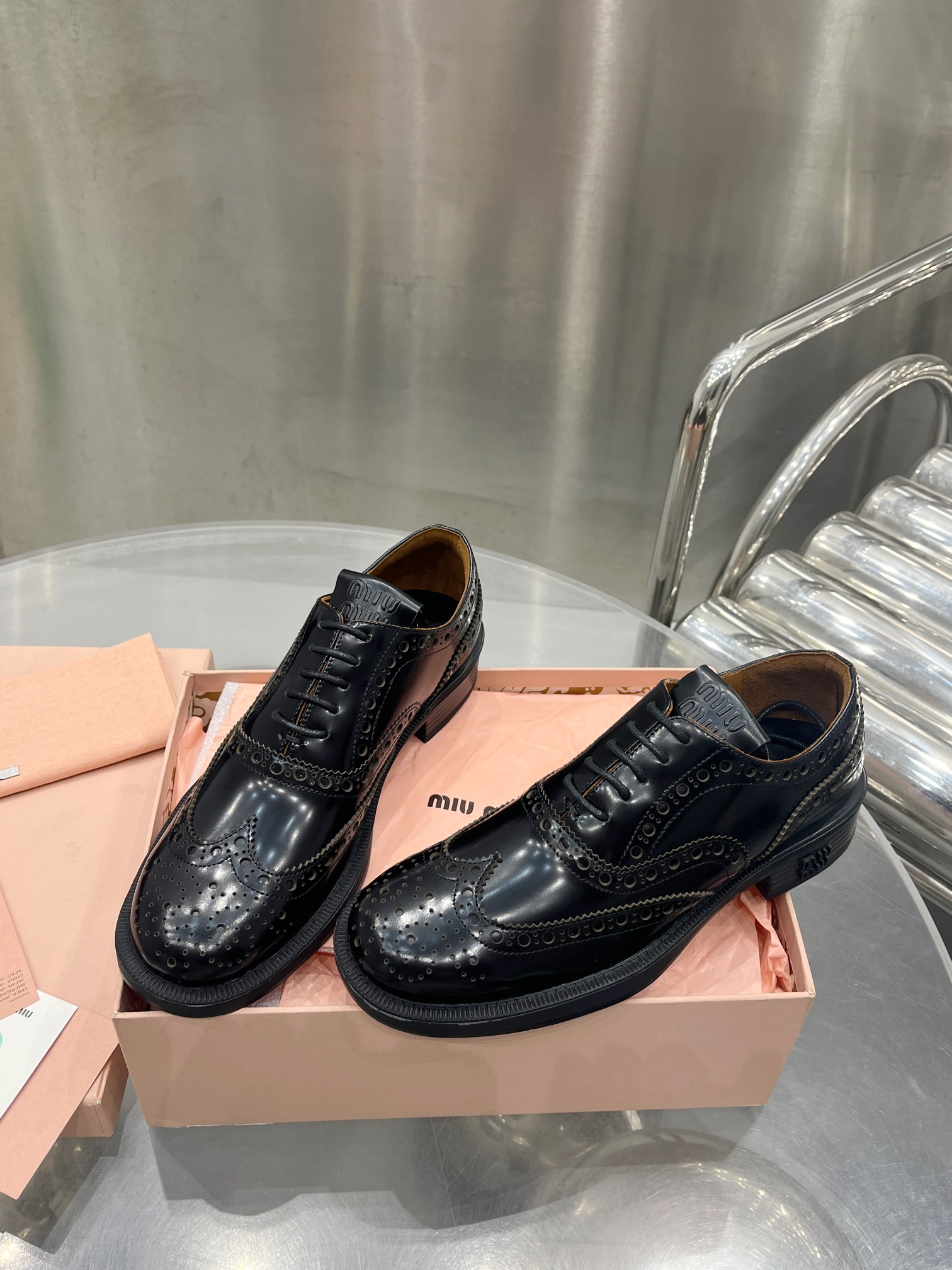 2023年新作 ミュウミュウの靴ｎ級品  レザー 快適 ２色可選 ブラック_2