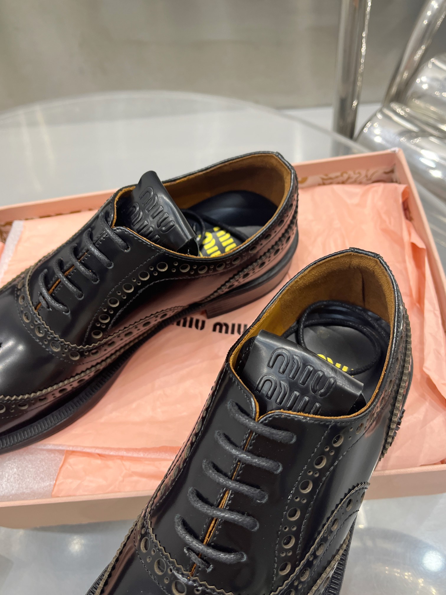 2023年新作 ミュウミュウの靴ｎ級品  レザー 快適 ２色可選 ブラック_4