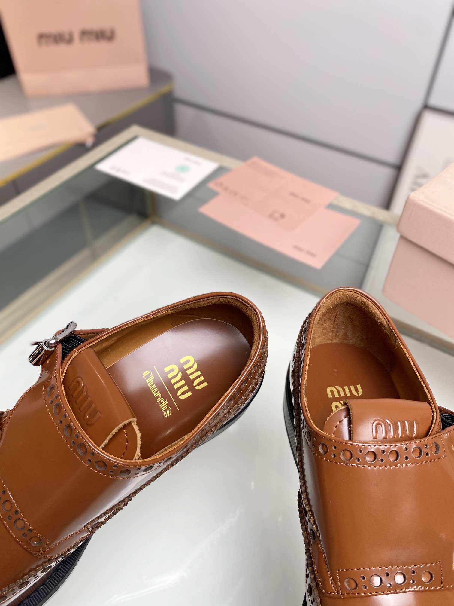 ミュウミュウの靴n級品 モンクストラップシューズ MIUMIU新作 紳士靴 ブラウン_9