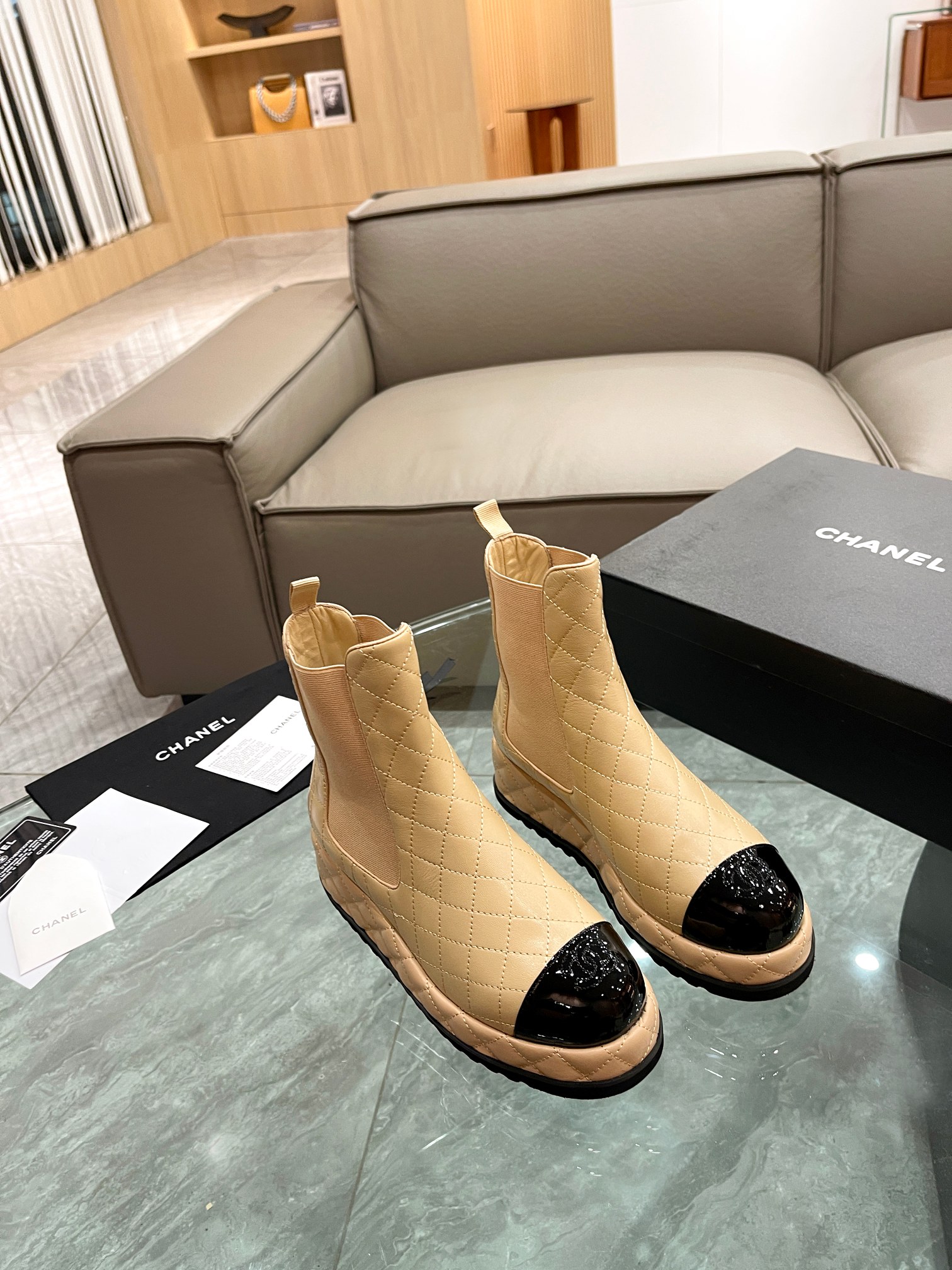 chanel 厚底偽物 新作入荷格安  羊革 サイズ35-40 靴_1