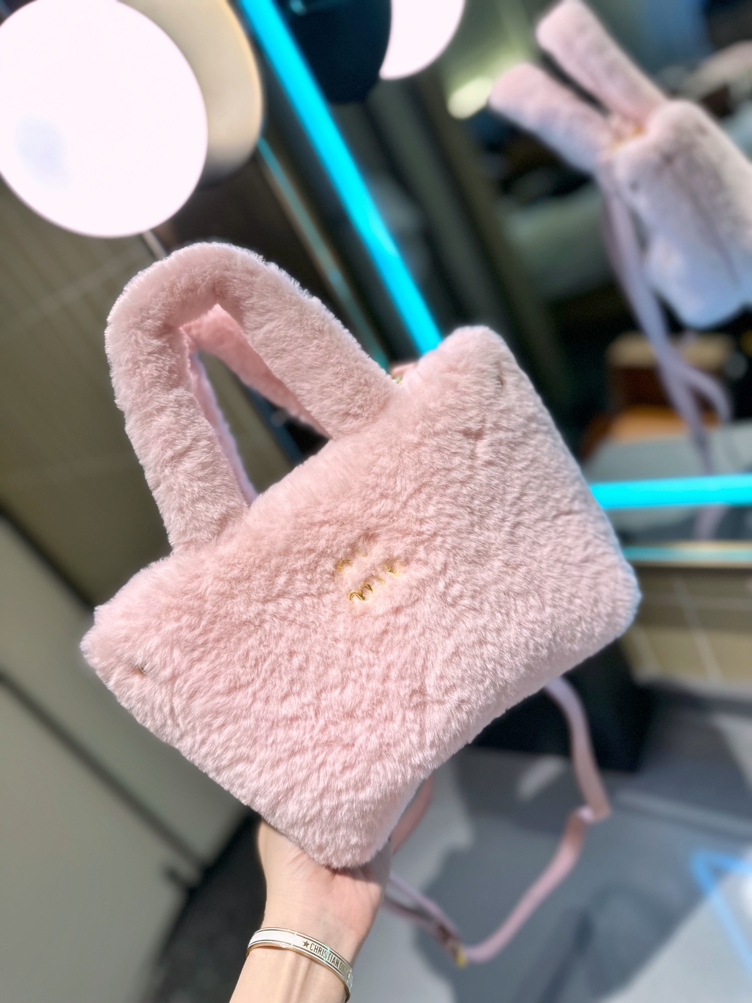 MIUMIU2023秋バッグ ミュウミュウn級品 持ちバッグ レディース もふもふ ピンク_1