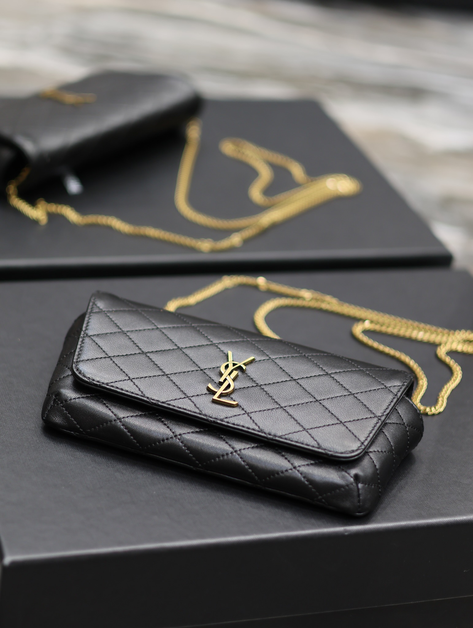 YSL2023新作 バッグ イヴサンローラン偽物 イタリア レザー チェーンバッグ ブラック_2