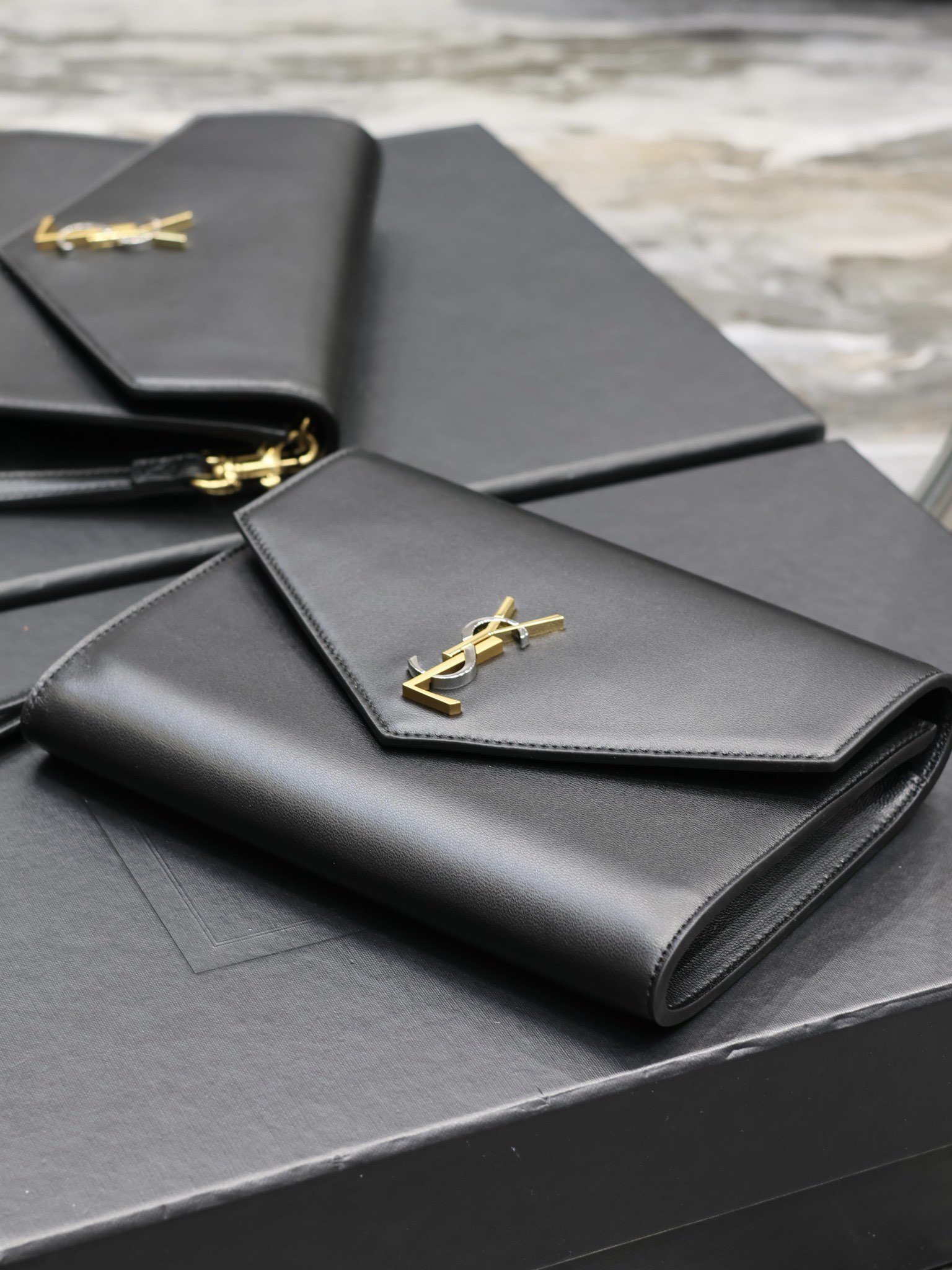 YSL2023新作 バッグ イヴサンローラン偽物 イタリア レザー 持ちバッグ ブラック_4