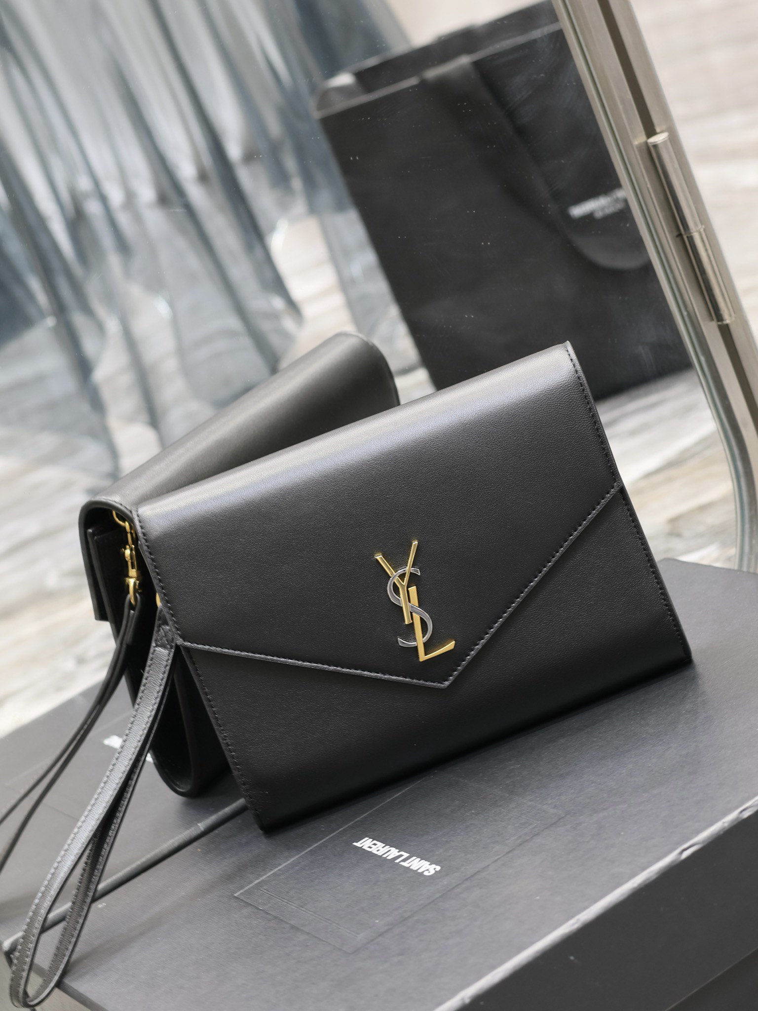 YSL2023新作 バッグ イヴサンローラン偽物 イタリア レザー 持ちバッグ ブラック_5