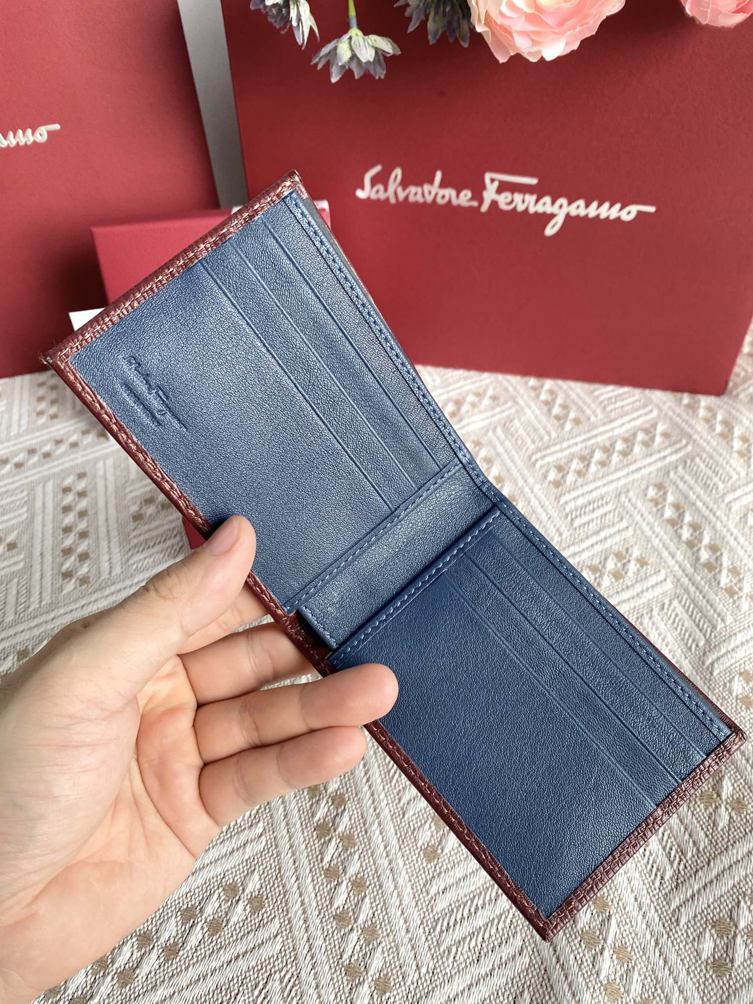 専門店と同期 ferragamo ヴァラバッグコピー 短財布_1