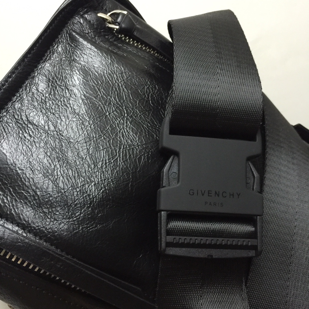 GIVENCHYジバンシィ偽物 メンズバッグ シングルショルダーバッグ ブランドロゴブラック_6