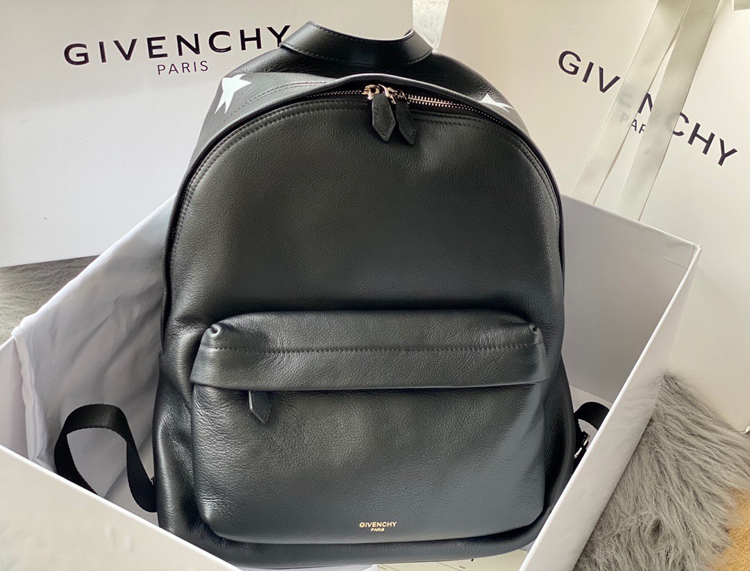 GIVENCHYジバンシィ 名刺入れ激安通販 リュックサック 軽い レザー シンプル ブラック_1