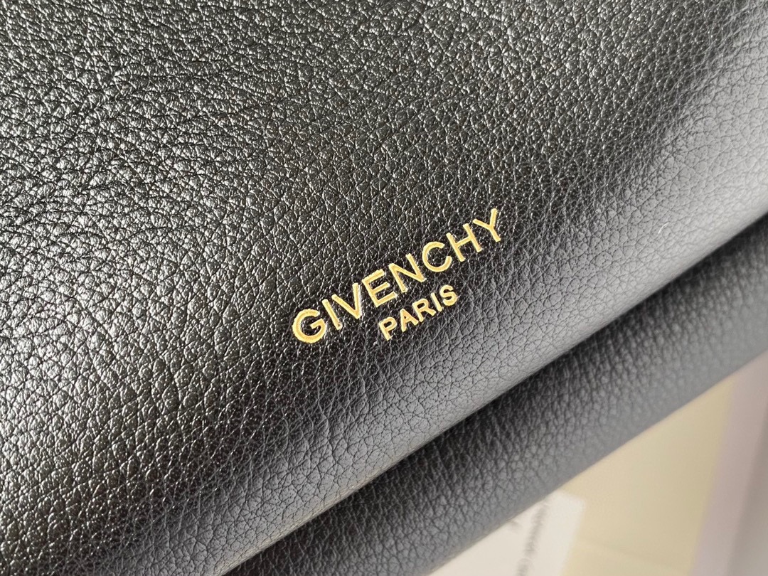 GIVENCHYジバンシィ 名刺入れ激安通販 リュックサック 軽い レザー シンプル ブラック_7