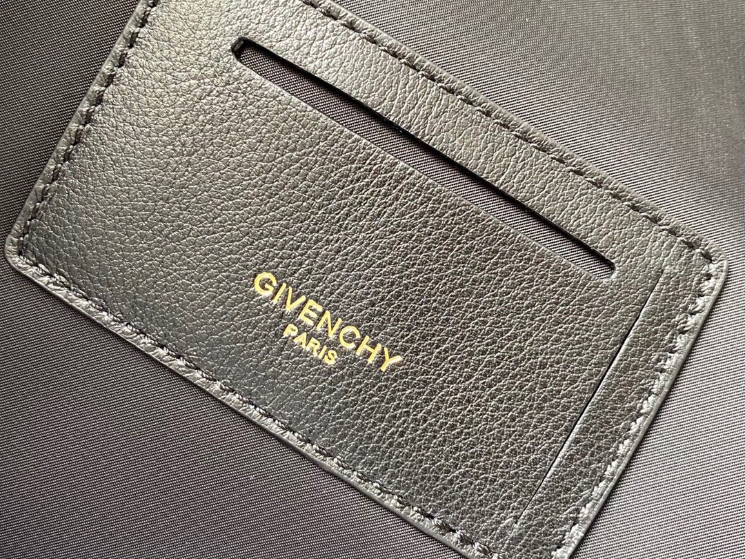 GIVENCHYジバンシィ 名刺入れ激安通販 リュックサック 軽い レザー シンプル ブラック_8