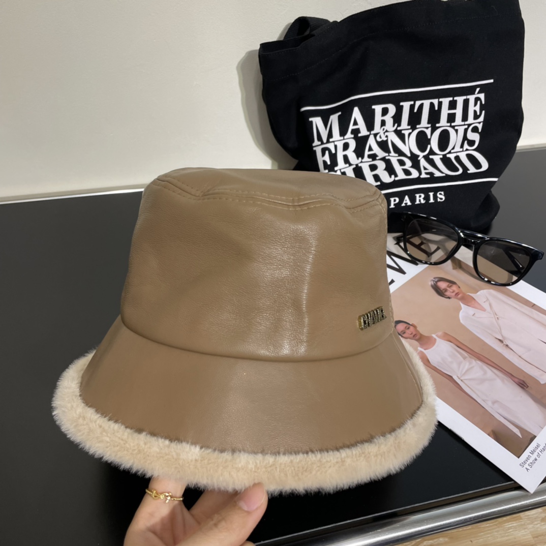 CHANEL2023新作 シャネルのキャップｎ級品 レディース 帽子 レザー ファッション _2