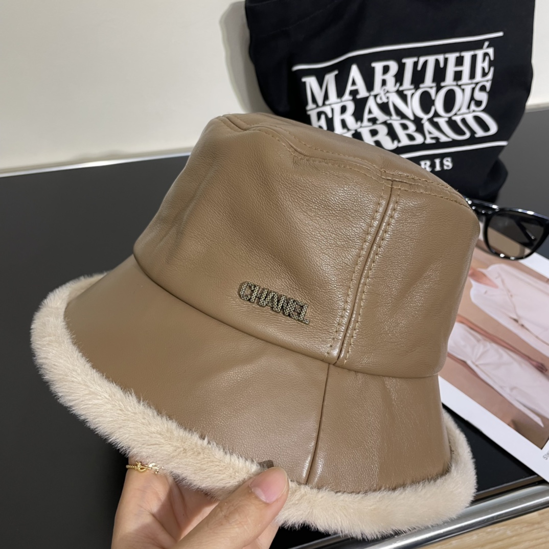 CHANEL2023新作 シャネルのキャップｎ級品 レディース 帽子 レザー ファッション _3