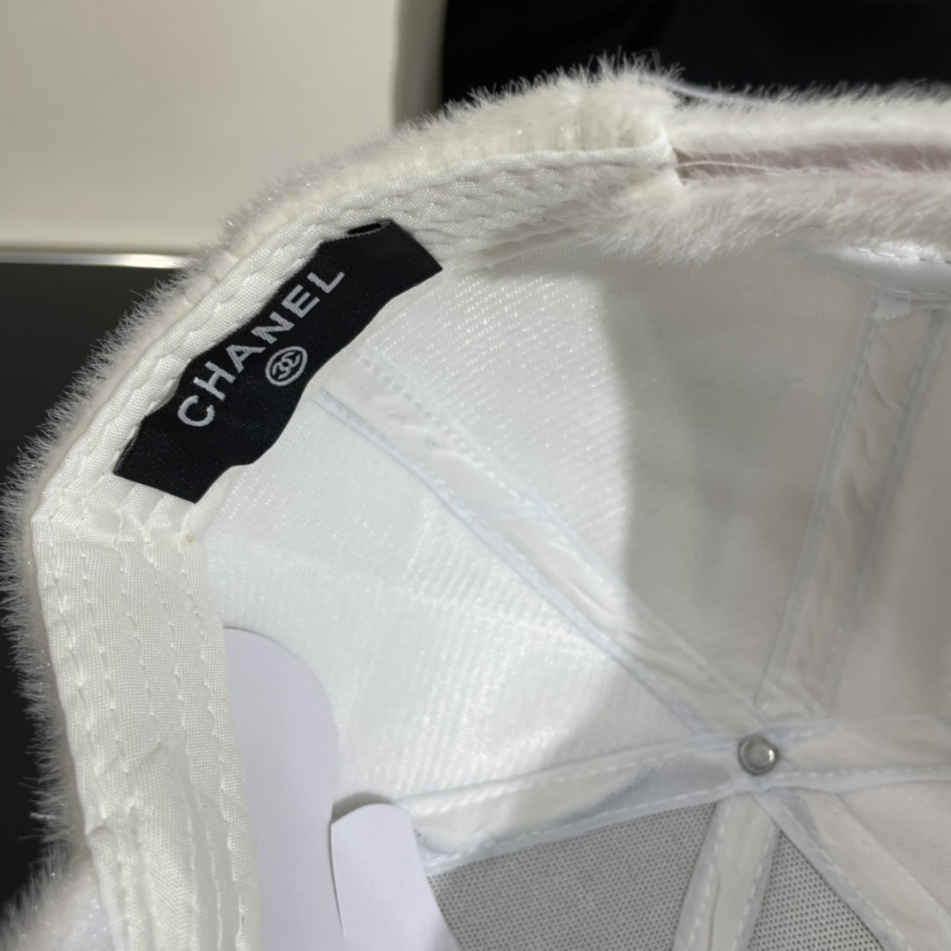 CHANEL2023新作 シャネル 偽サイトスーパーコピー レディース キャップ 帽子 レザー ファッション ホワイト_6