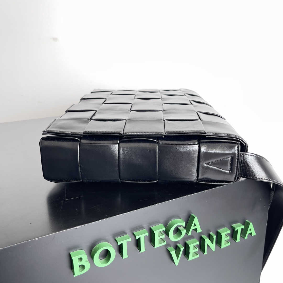 bottega veneta japan偽物 イントレッチャート   柔らかい_3