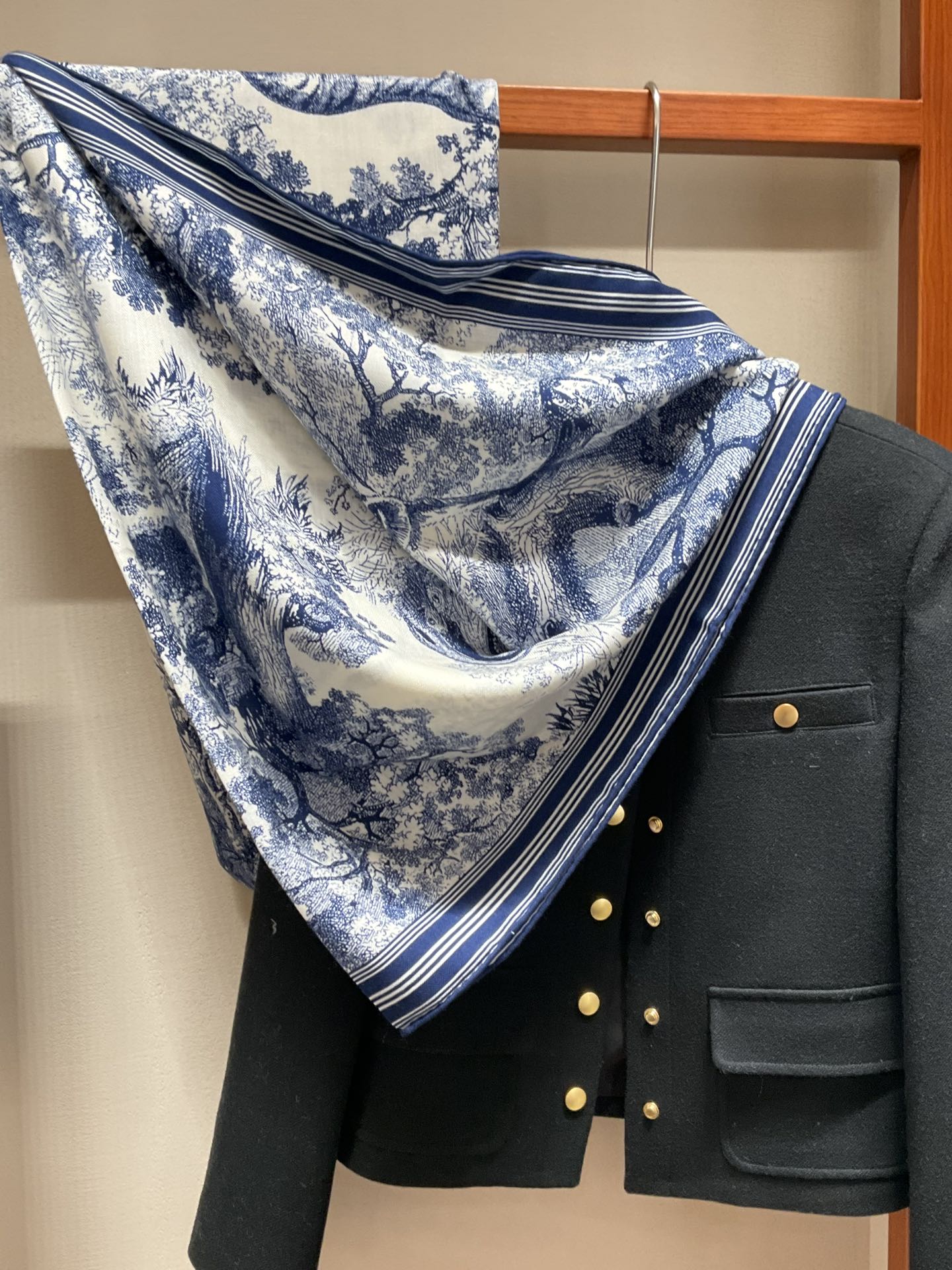 DIORディオールリフィル激安通販 マフラー イタリア 両面スカーフ ふわふわ 暖かい シンプル ３色 ブルー_2