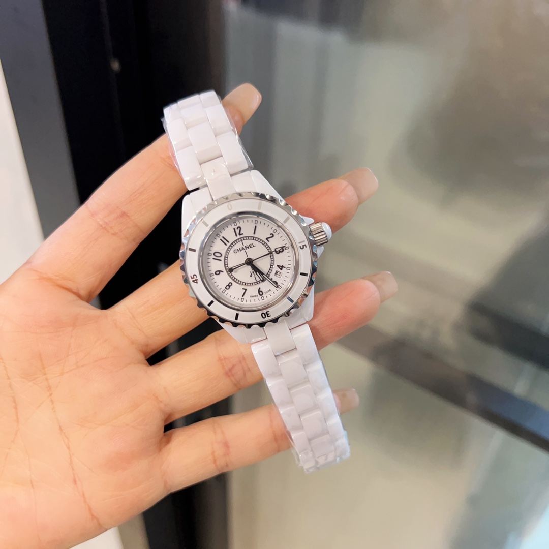 CHANELシャネル腕時計スーパーコピー 優雅 レディース 薄いワッチ レザー 33mmケース径 ホワイト_3